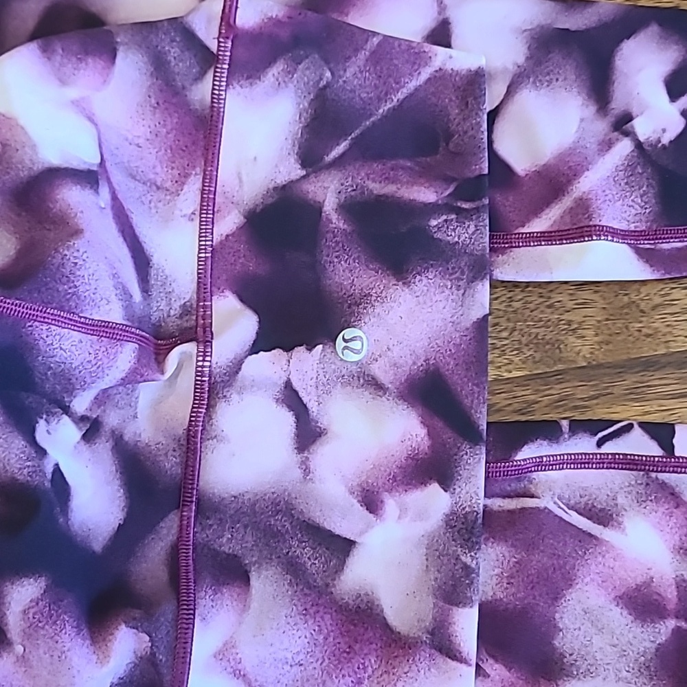 RARE Lululemon full on luxtreme wunder unders size 2 - Picture 2 of 5